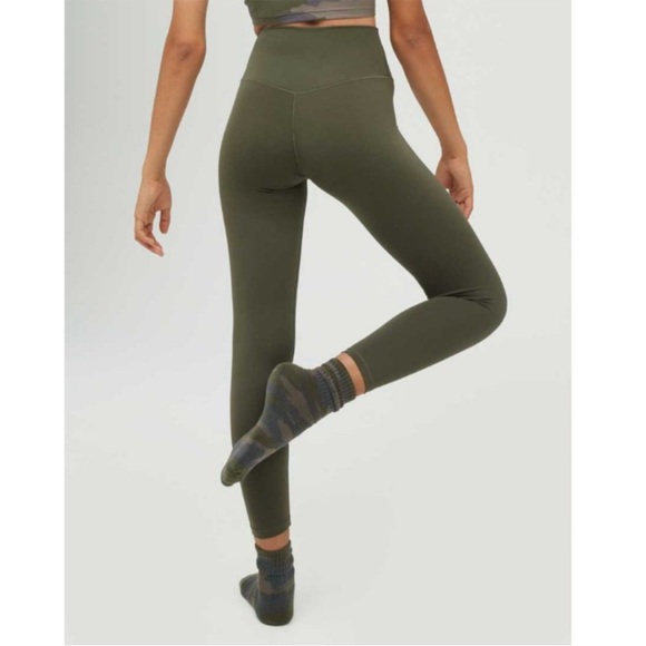 Aerie Offline Real Me High Rise 7/8 Leggings - Picture 3 of 7